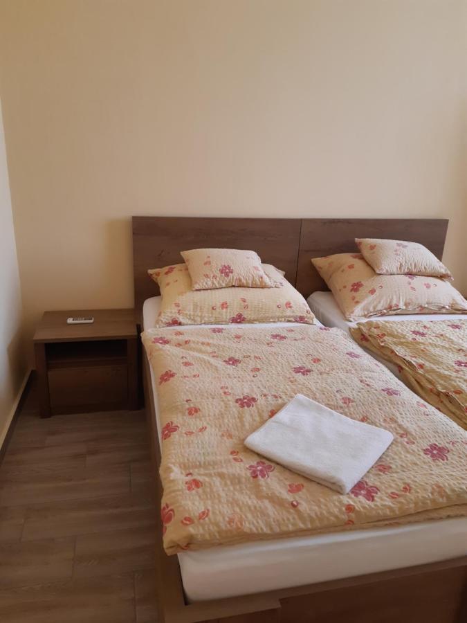 Helga Apartman Apartment Mako Bagian luar foto